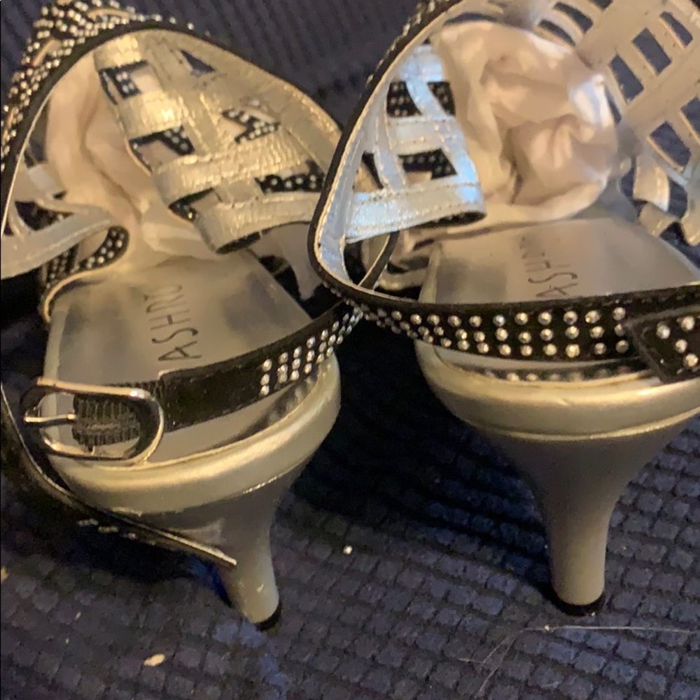 Womens Size 9M Prom/ Formal Shoes: Silver-Black - Picture 3 of 6